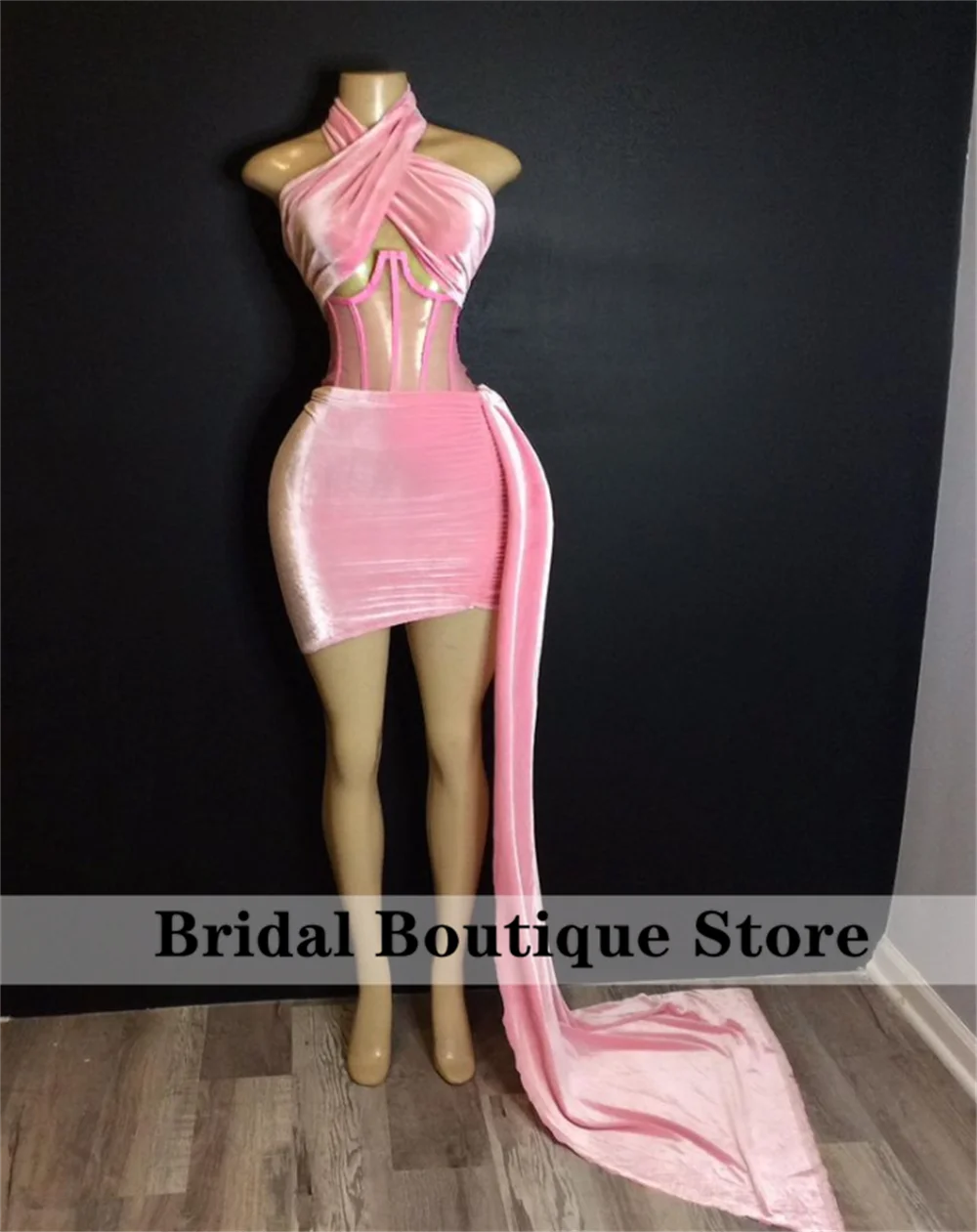 

Sexy Pink Halter Prom Dresses Velvet Fishbone Illusion Birthday Party Dress Mini Cocktail Homecoming Gowns Robe De Bal