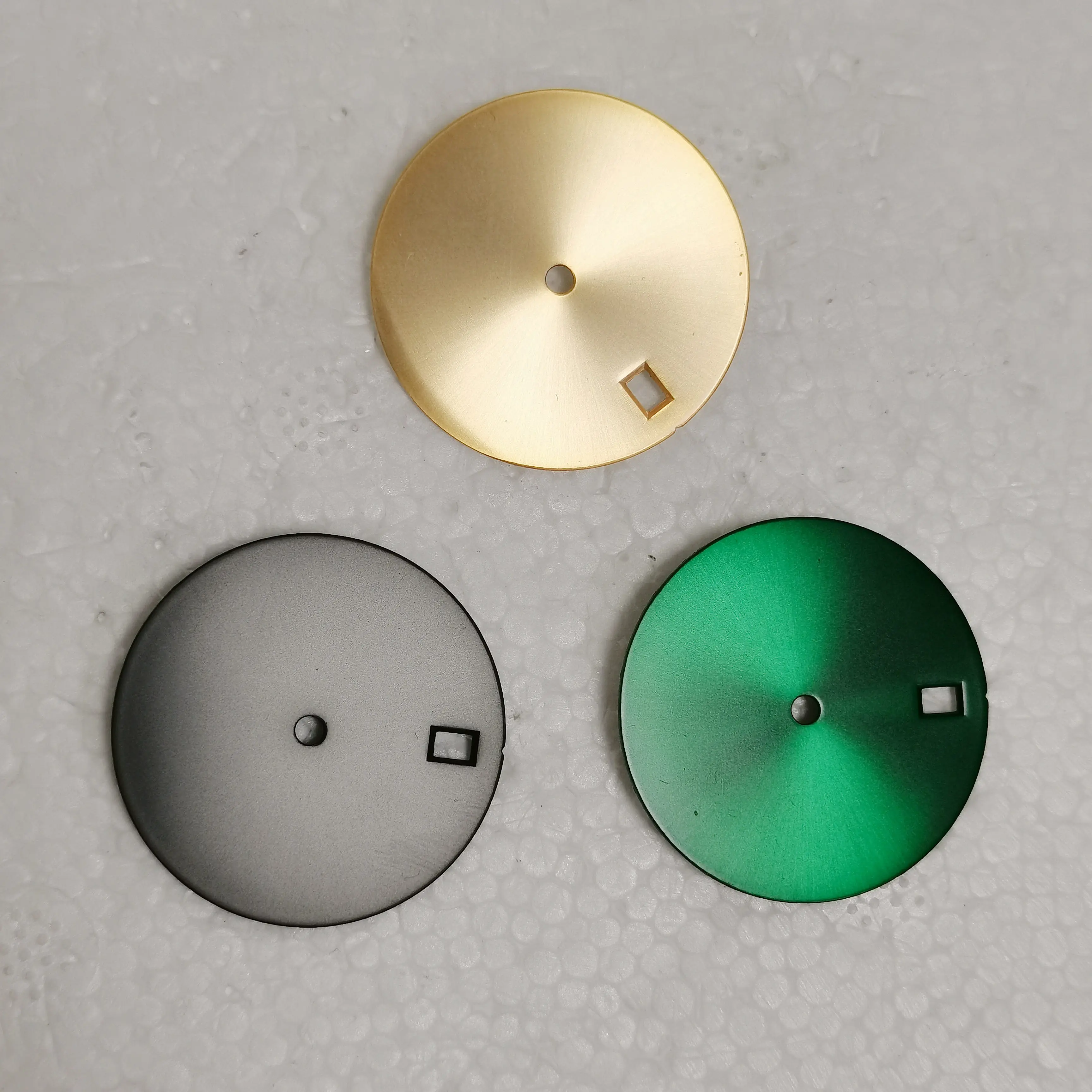 28.5MM Dial Green Luminous Date At 3H Fit NH35 Automatic Movement