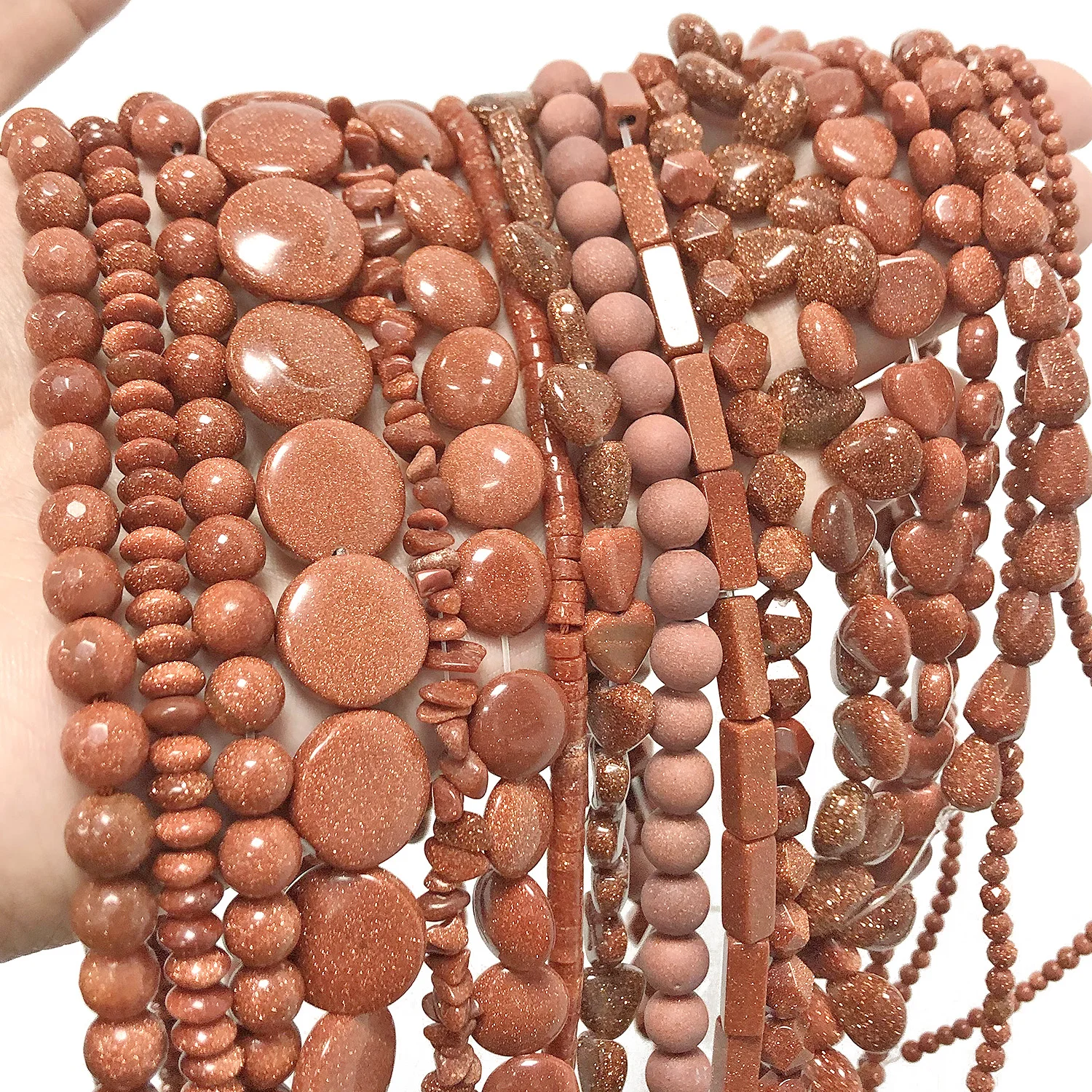 

Ожерелье из настоящего зернистого золотого песчаника с круглыми неровными матовыми гранеными свободными бусинами