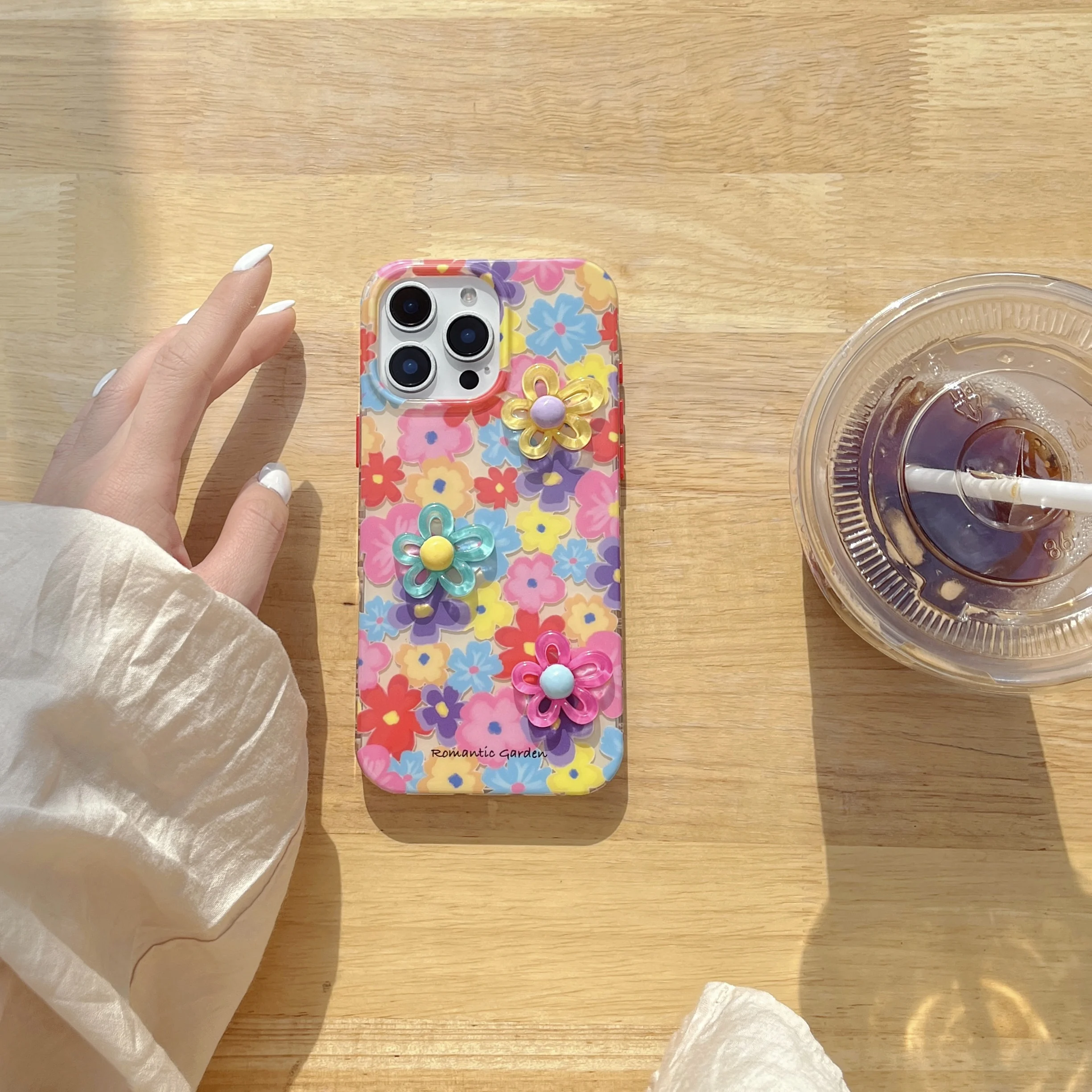 Чехол для телефона с 3D красивыми яркими маленькими цветами iphone 16 Pro Max 15 14 13