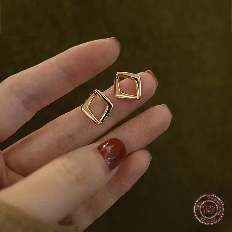 

Серьги-гвоздики женские геометрической формы, из серебра 925 пробы