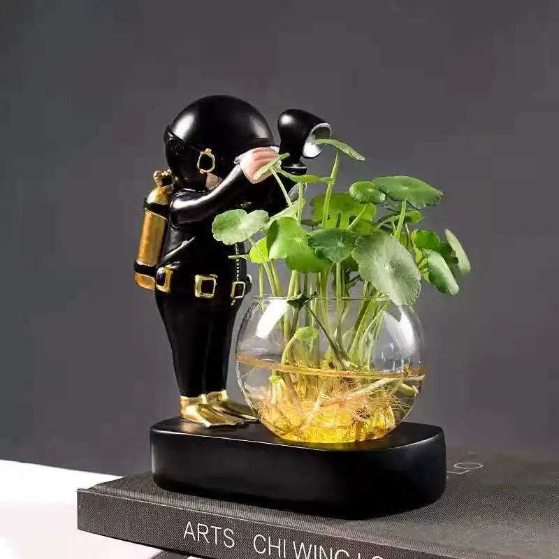 

Creative Astronaut Plant Vase Hydroponic Resin Decoration Nordic Style Cafe Living Room Decoration Diver Plant Hydroponic Gifts