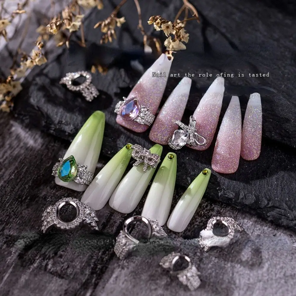 

Fashion Delicate Asymmetric Butterfly Frame Shiny Crystal Hollow Nail Ring Charm Removable 3D Nail Art Decorations