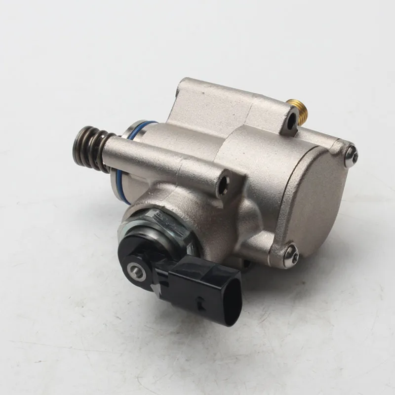 Топливный насос 03H127025C