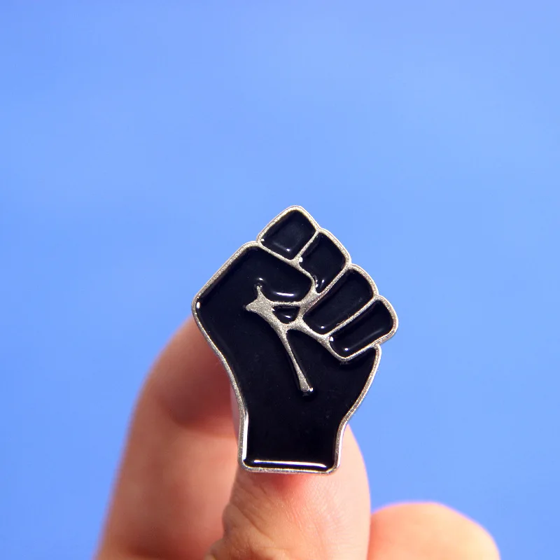 

SALeeee New unity fist alloy brooch denim backpack clothing accessories personality jewelry