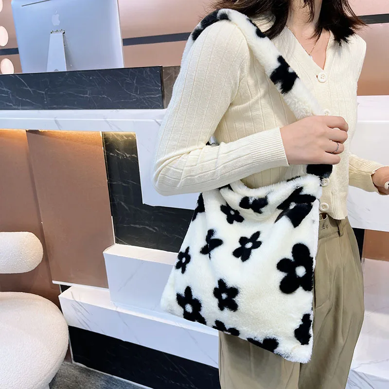

Ins Plush Handbag Women's Bag Shoulder Bag high Capacity Faux Fur Bucket Bags Casual Female Warm Contrast Color Lady Tote Bag