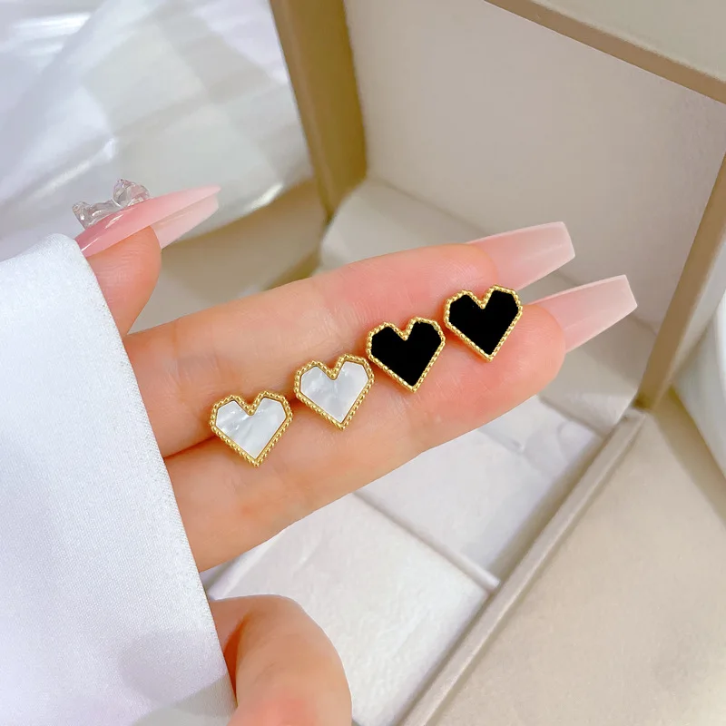 Simple Love Heart Shell Stud Earrings for Women Couple Fashion Punk Piercing Statement Wedding Party Bridal Jewelry Gift