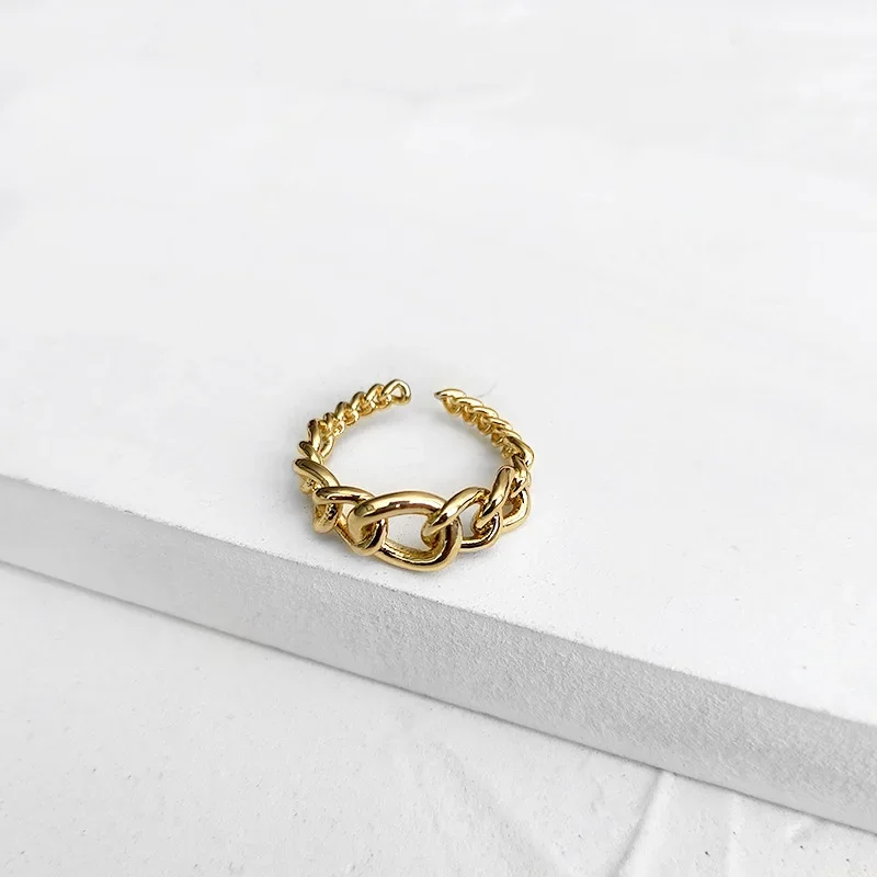 Простое металлическое кольцо-цепочка женское внутреннее холодное стильное