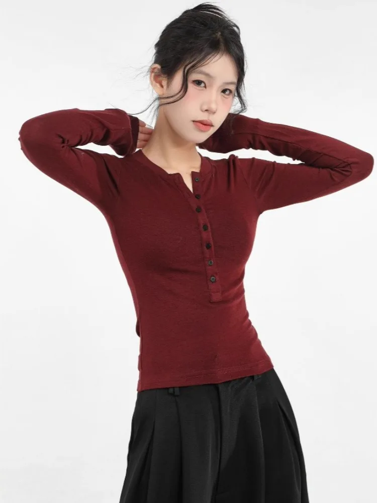 Женская футболка с длинным рукавом V-образным вырезом и пуговицами