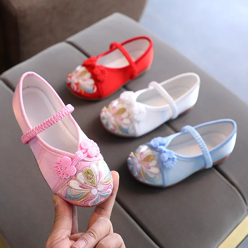 

Han Chinese Clothing Ancient Style National Embroidery Kids Shoes Chinese Style Handwork Silk Kids Girl Canvas Shoes E08165