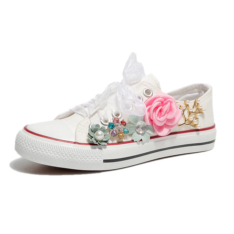 2023 Wholesale Spring and Summer Women's Canvas Shoes Small White Shoes Women's Low Top Handmade Customized Flower Casual Shoes