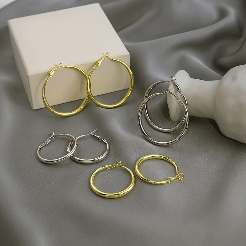 

2023 New Europe And United States Senior Hoop Earrings Fashion Geometric Metal Circle Women Jewelry Girl's Earrings Accessories