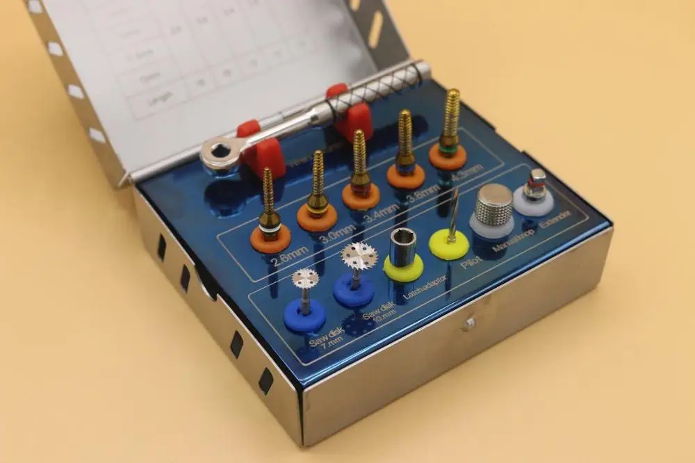 Комплект расширителей Т-образных костей. Подъем пазухи с пильными дисками.