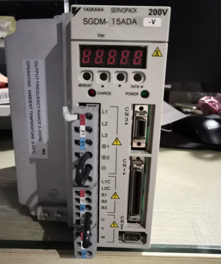 Оригинальный сервопривод переменного тока Yaskawa SGDM -15ADA -V 1 5 кВт