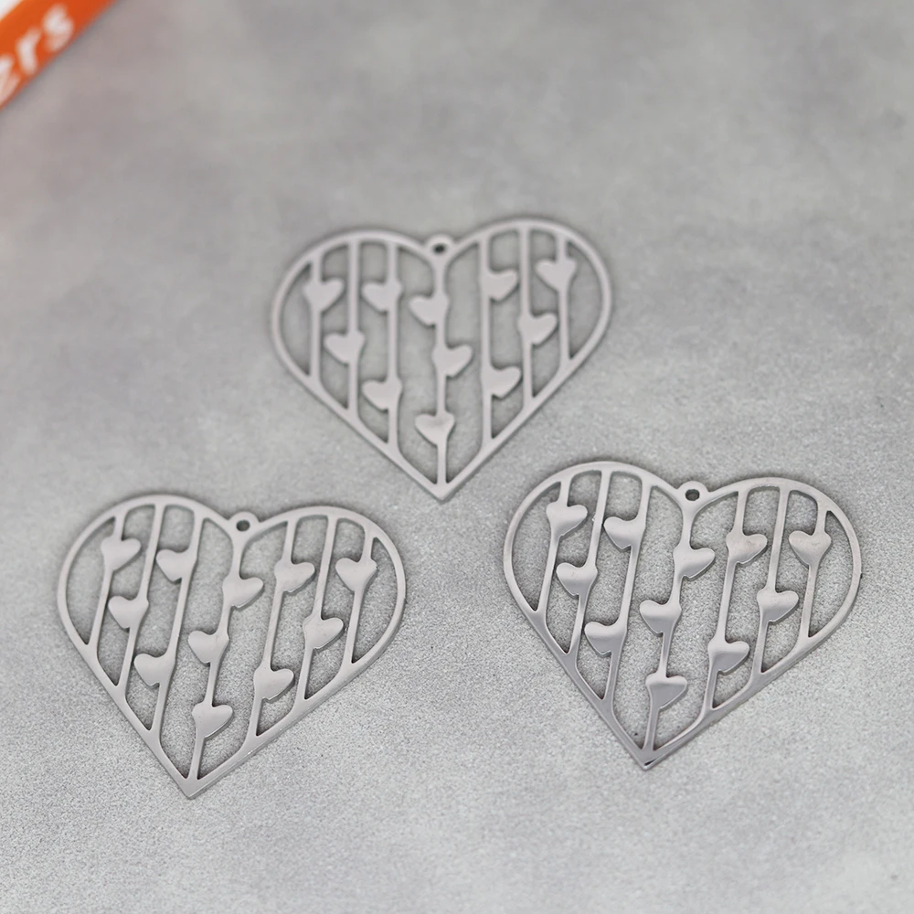 

3pcs/Lot Stainless Steel Hollow Heart Shped Love Vine Pendant Accessories For Fashion Jewelry Making DIY Handmade Craft