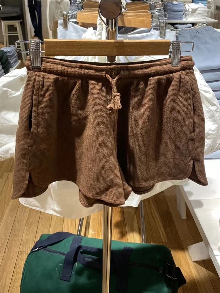 Женские шорты с завышенной талией