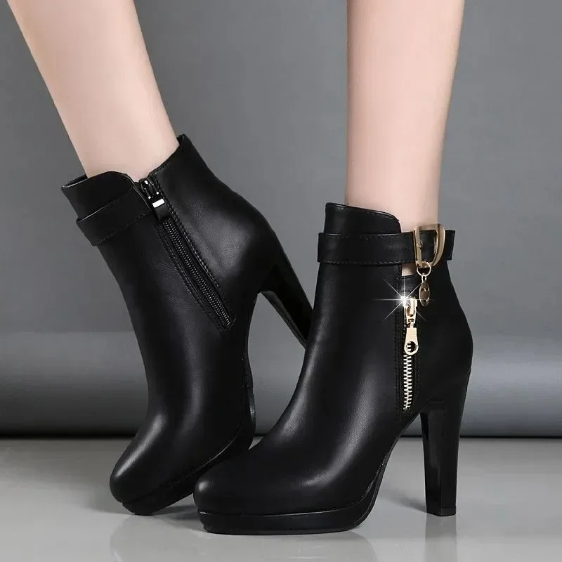 

2024 Winter Round Head Leather Belt Buckle Thick Bottom Waterproof Platform High Heel Bare Boots Women Comfortable Women's Boots