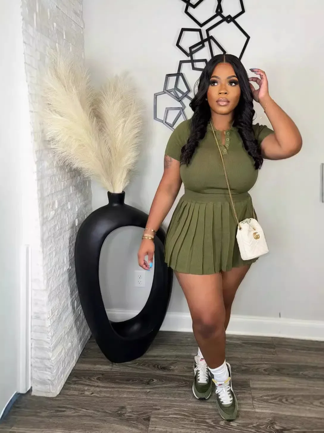 Модный спортивный женский комплект плиссированная мини-юбка и футболка с