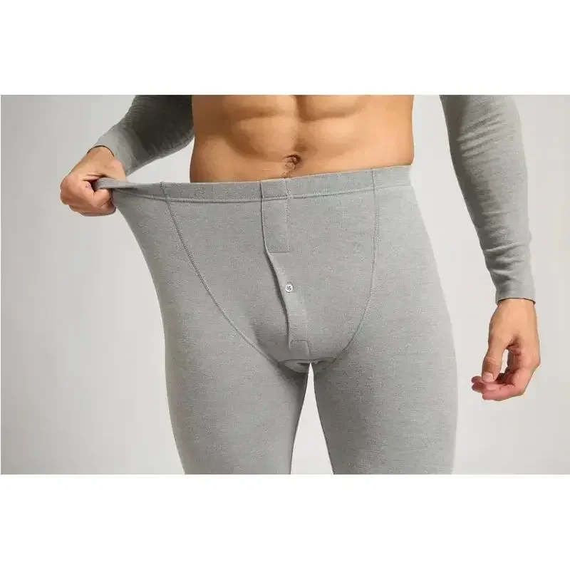 Немаркированная облегающая базовая рубашка для осенней и зимней одежды.