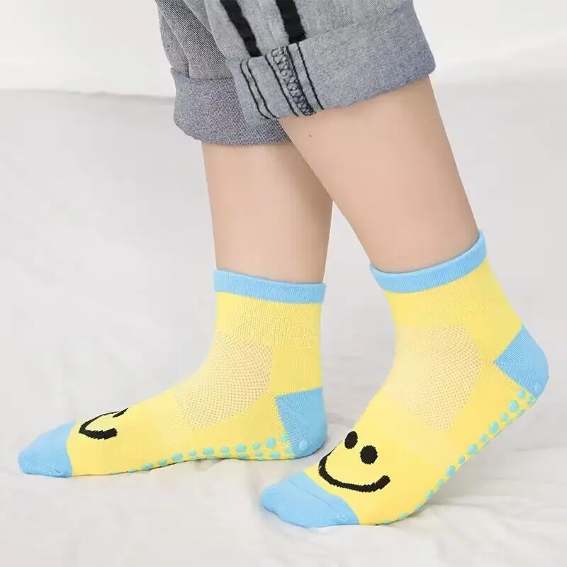 

Men Women Children Socks Thin And Breathable Non-slip Floor Socks Boy and Girl Towel Socks Home Socks Cotton Candy Color