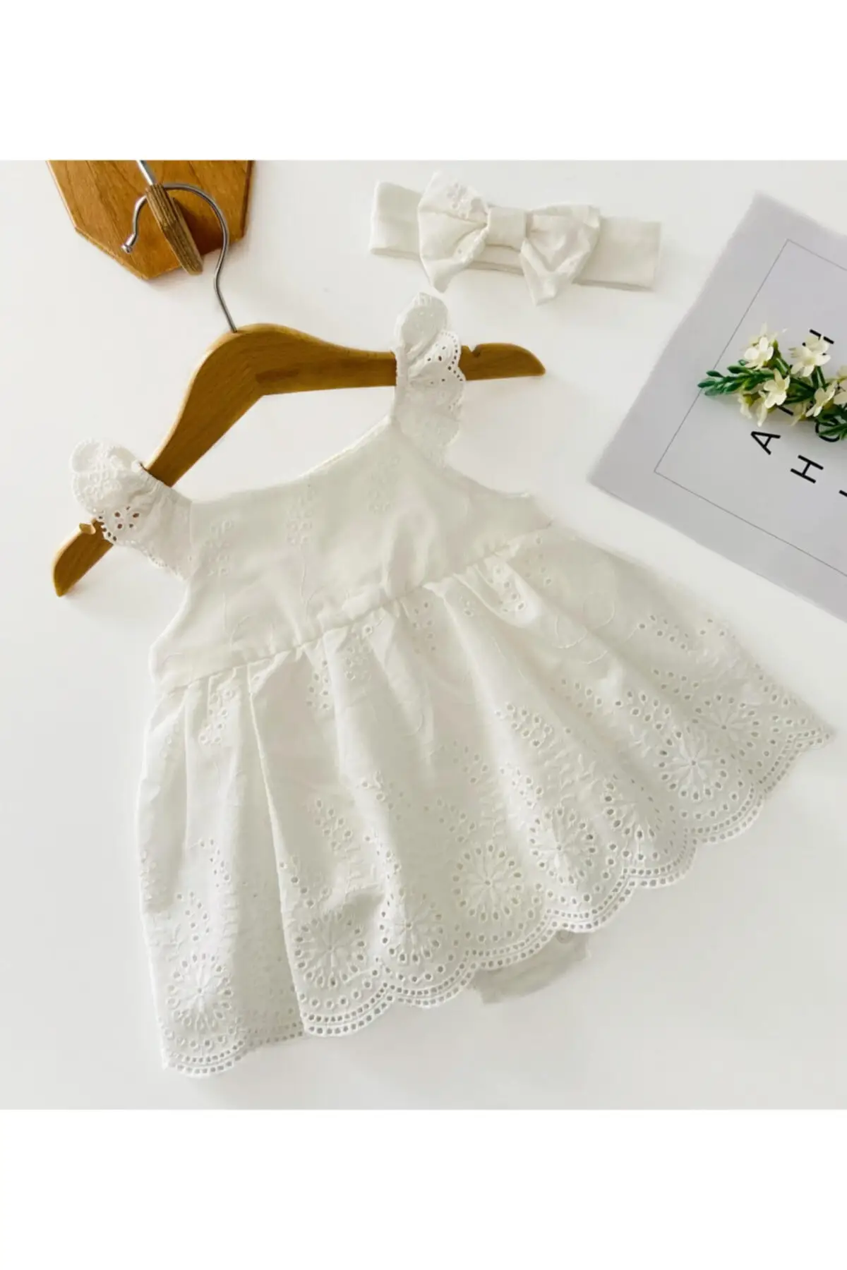 

Baby girl White Zıbınlı Fisto Dress and Hair Band Pendant Cotton Solid Color Mini Button Medium Clothing