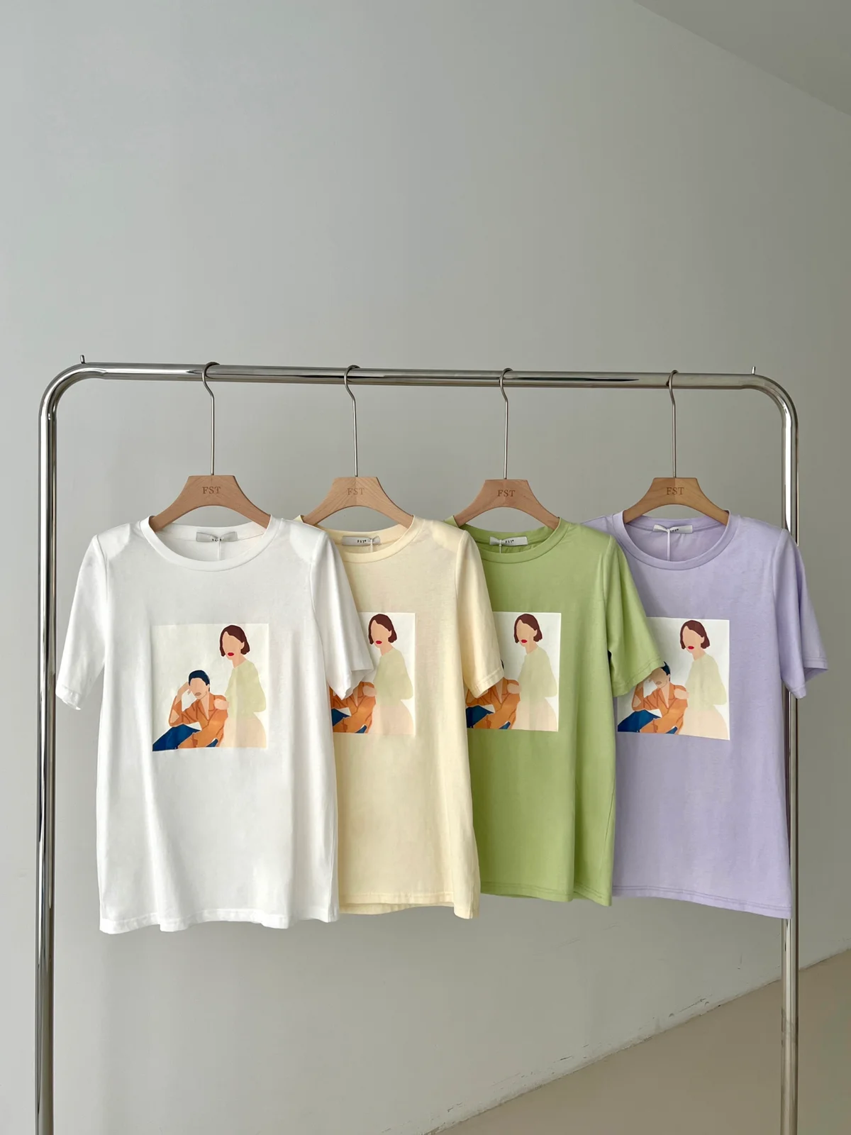 

Best Friend Print Abstract Painting T Shirt Green White Beige Purple Summer Short Sleeve Women Tee Shirt Tops 7601