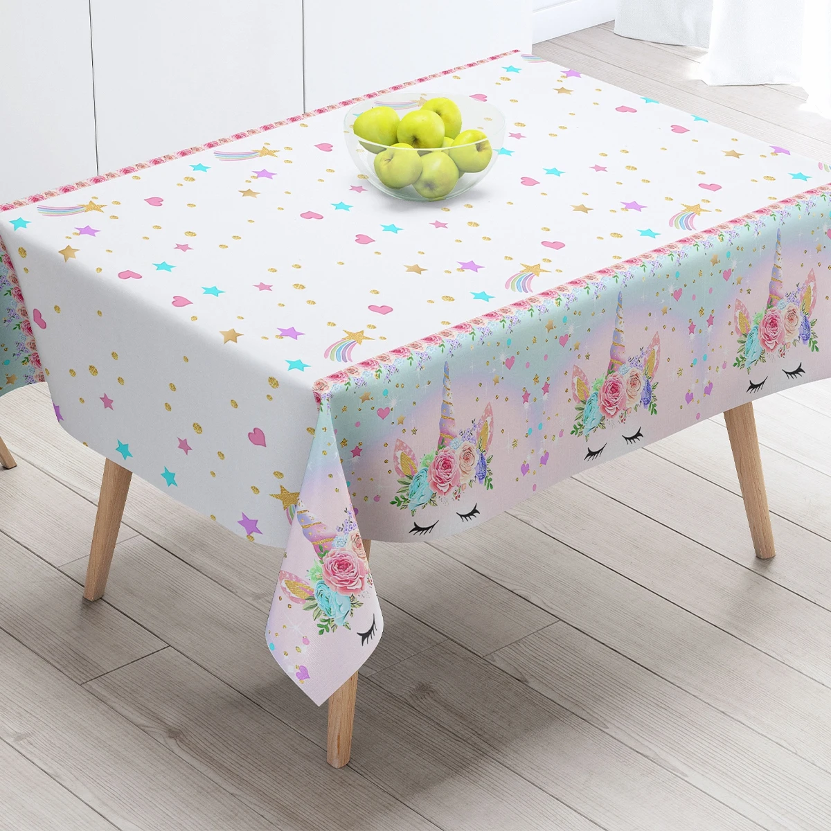 Одноразовая скатерть с единорогом