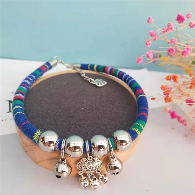 Разноцветные ошейники для домашних животных с колокольчиками маленьких собак и