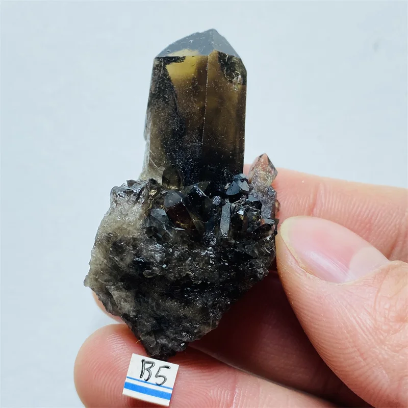 

Черный кварцевый кластер Witchcraft