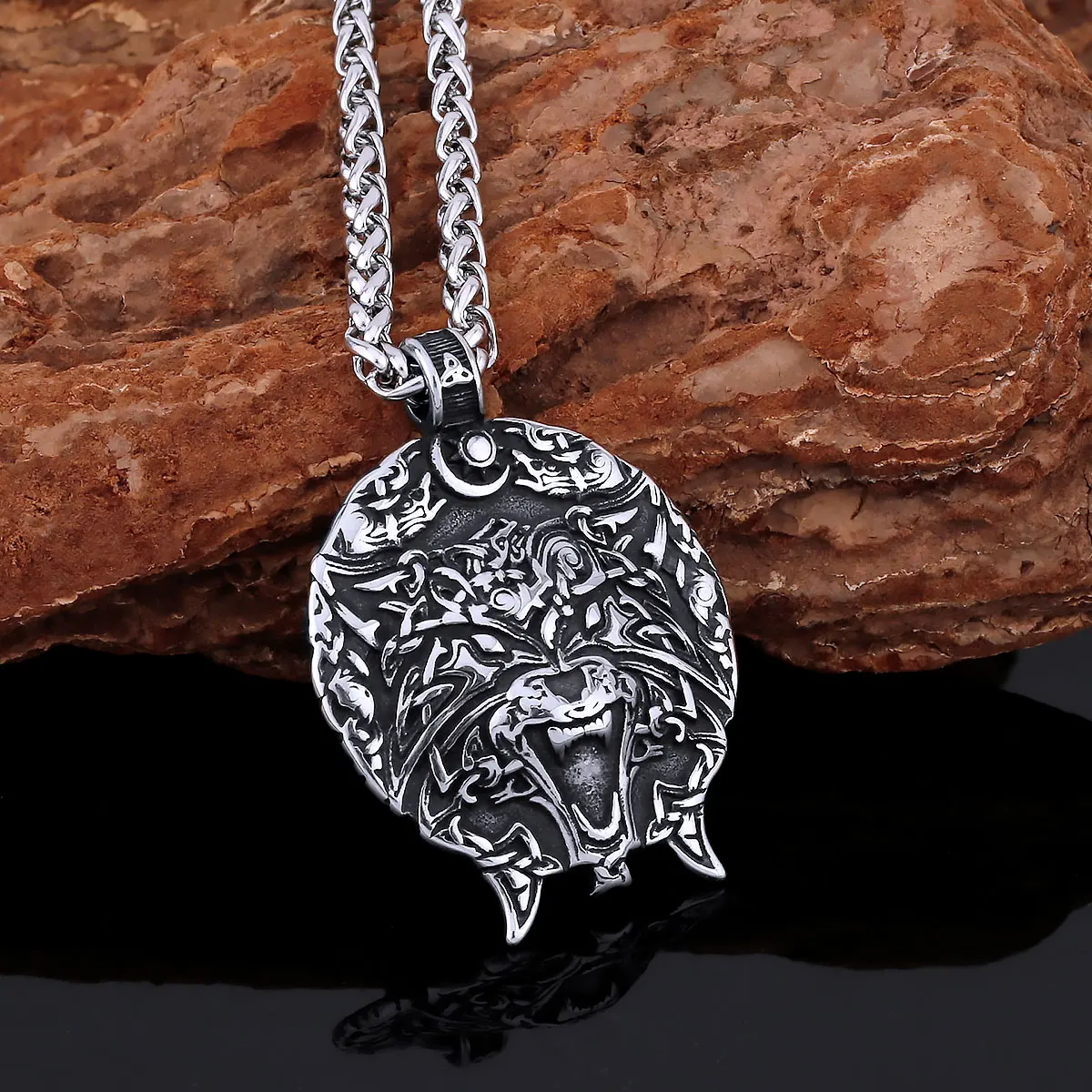 

Men's Stainless Steel Viking Wolf Head Pendant Celtic Wolf Necklace Norse Talisman Moon and Sun Ethnic Jewelry Gifts Wholesale