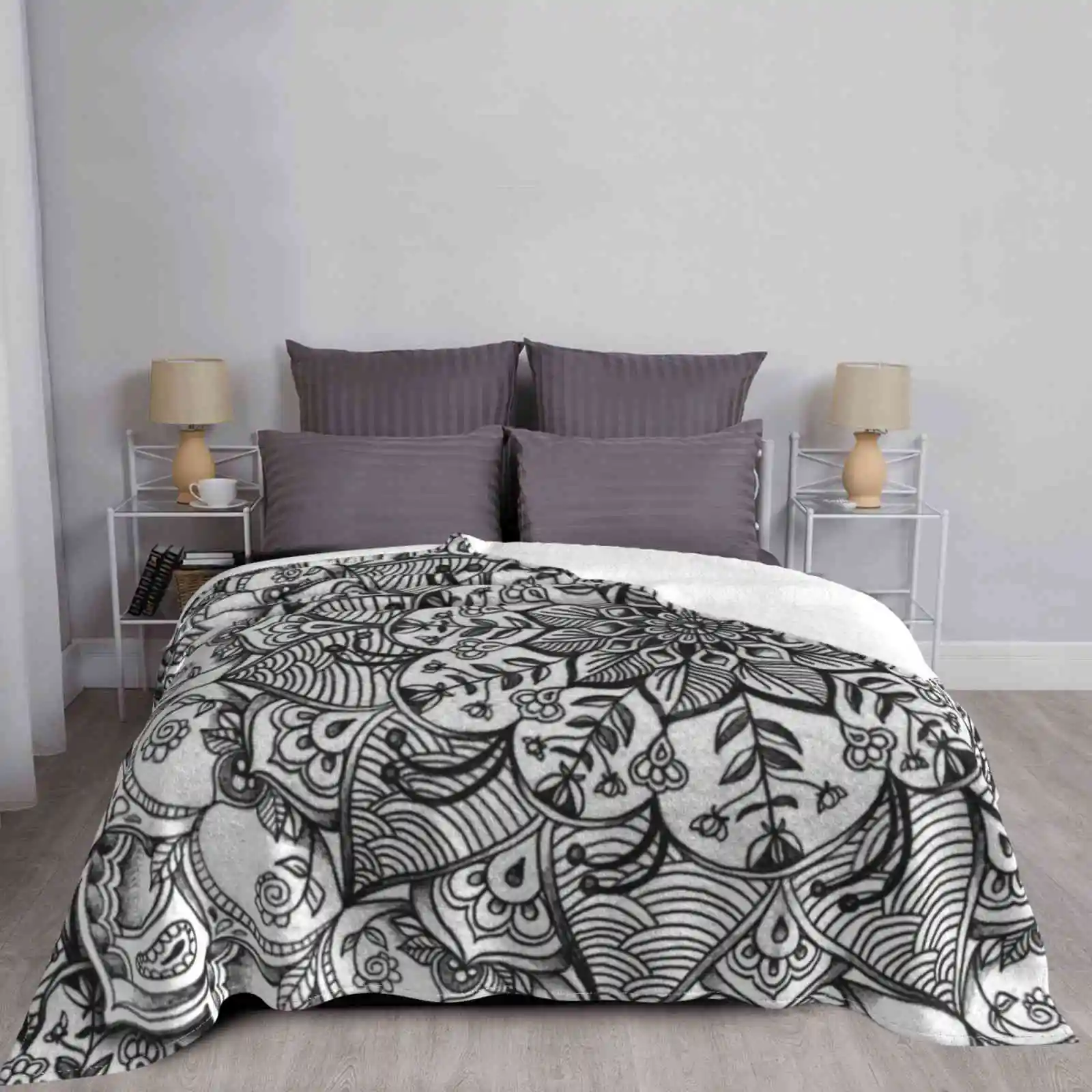 Оттенки серо-моно с цветочными каракулями модное мягкое теплое одеяло Micklyn Grey Mono