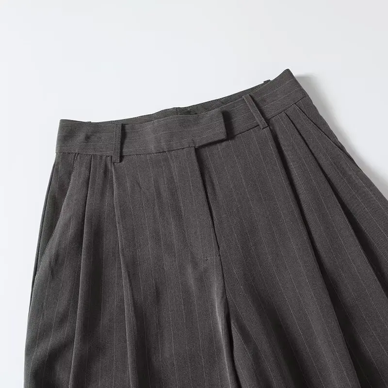 Брюки женские драпированные с завышенной талией на весну и осень