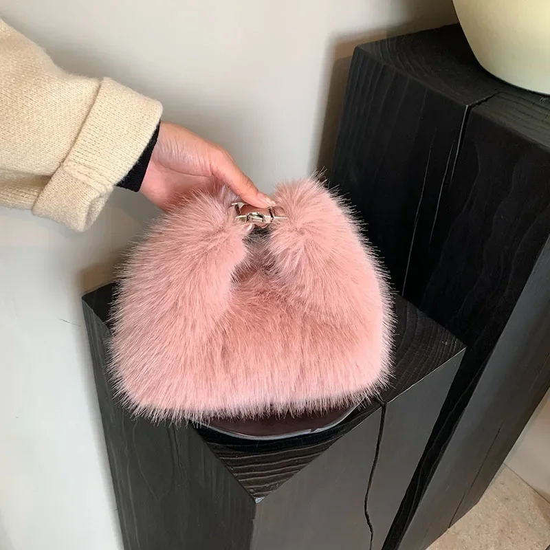 

Fashion Plush Chains Crossbody Bags For Women Luxury Designer Plush Women's Handbags Casual Winter Plush's Women Shulder Bag New