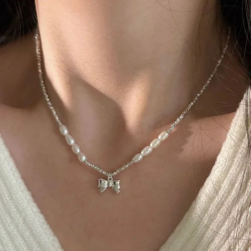 Ожерелье с бантом из сладкого жемчуга женское блестящее тонкое сверкающее