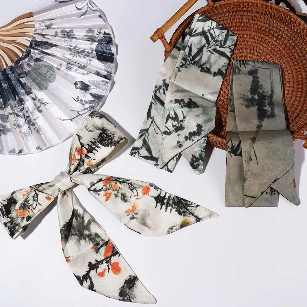 Элегантный длинный шелковый шарф с рисунком чернилами в минималистичном стиле