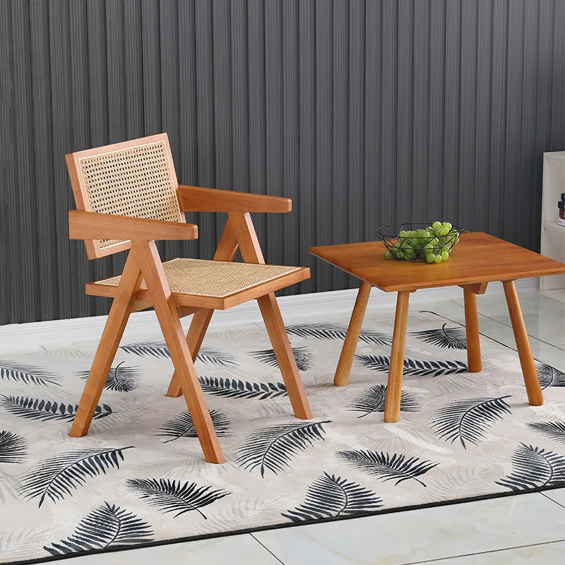 Стул из ротанга твердой древесины в скандинавском стиле