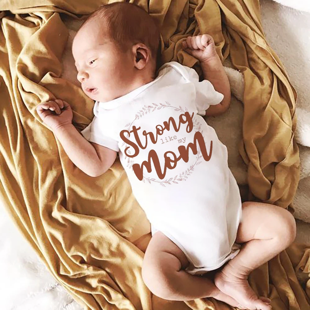 

Комбинезон для новорожденных, с коротким рукавом и надписью «Strong Like My Mom»