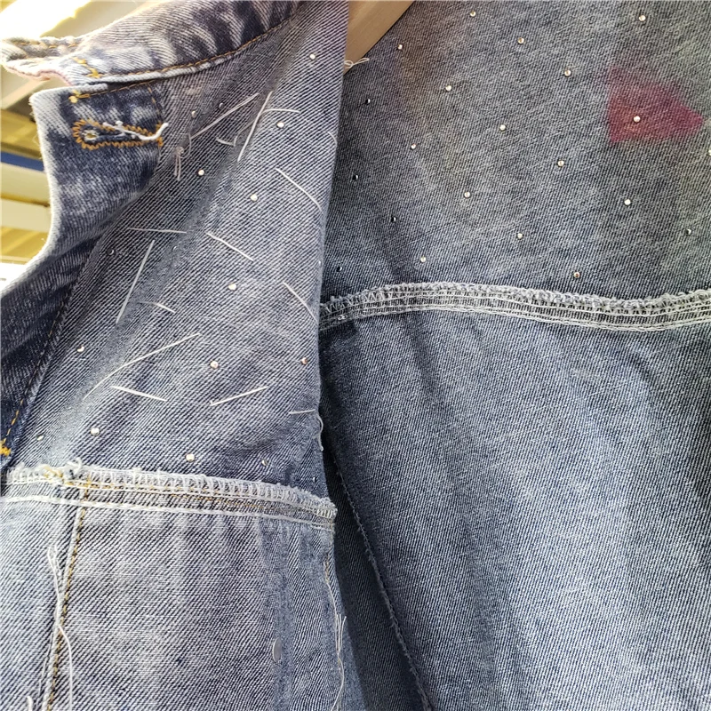 Женская джинсовая куртка демисезонная Свободная в европейском стиле с крупными