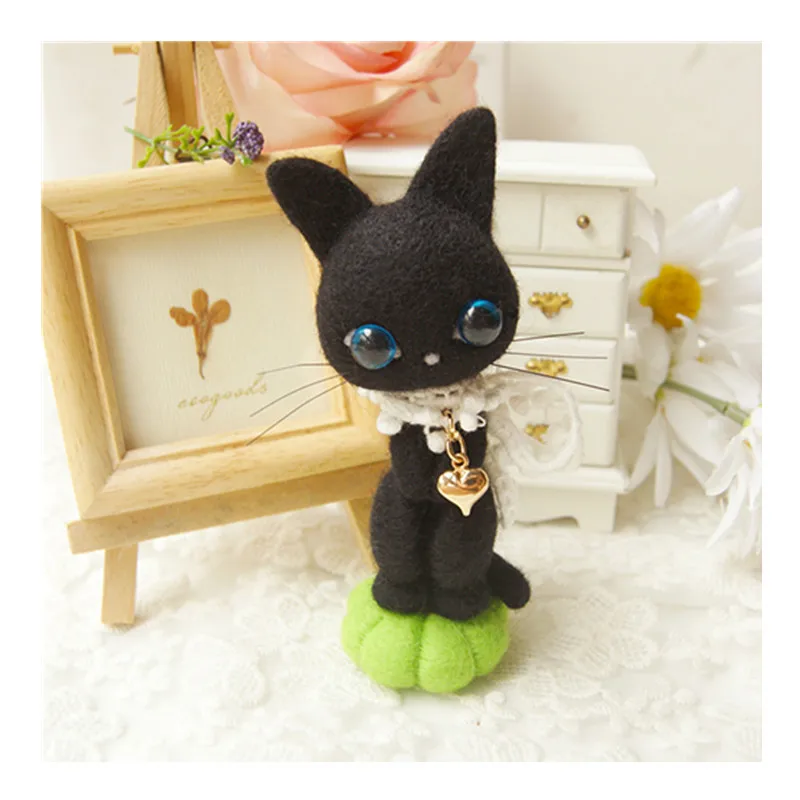 

Black kitten adornment wool needlepoint kit wool felt needle felting pendant craft needlecraft DIY gift idea