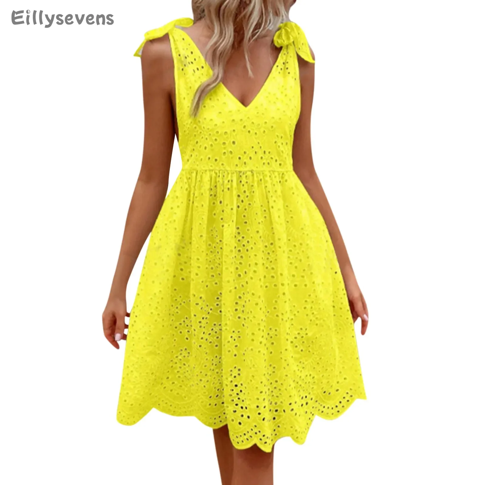 Женское однотонное платье трапециевидной формы с V-образным вырезом