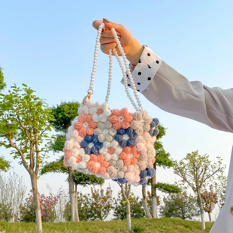

Женская плетеная сумка ручной работы с цветами, хлопковая шерстяная сумка с маргариткой, новая сумка-мессенджер на плечо, вязаная крючком сумка с жемчужной цепочкой в сельском стиле