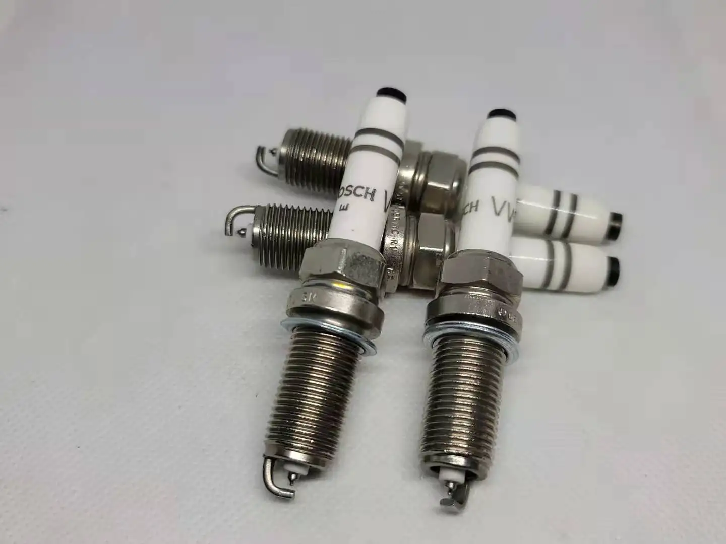 

Подлинные свечи зажигания 06K905611C для Volkswagen sharan viriant AUDI a3 a4 a5 a6 a7 QQ TT SKODA Octavia