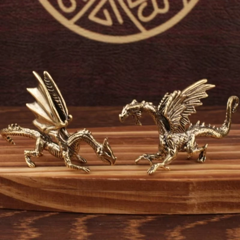 Фото Винтажная латунная металлическая фигурка Warcraft Magic Dragon, креативный динозавр, летающий дракон, украшение для стола, аксессуары, офисные миниатюры №2