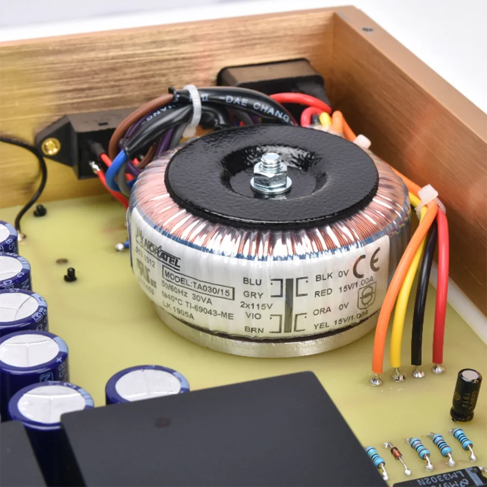 Фото HI-END База на полностью балансный аудиофильский предусилитель FM255 с односторонним входом и выходом XLR. №2