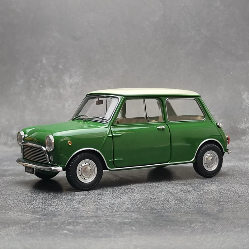 Фото MITICA 1:18 — коллекционная модель автомобиля MINI COOPER из сплава металла для коллекционирования и демонстрации. №4