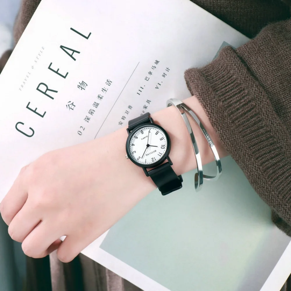 Explosive Female Student Korean Version Simple Trend Sports Leisure Atmosphere Retro College Style Couple Watch