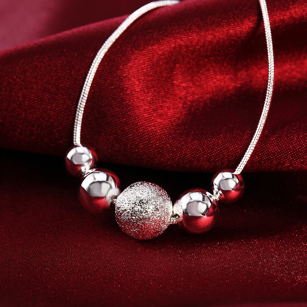 Женское ожерелье из серебра 925 пробы с подвеской-бусинами