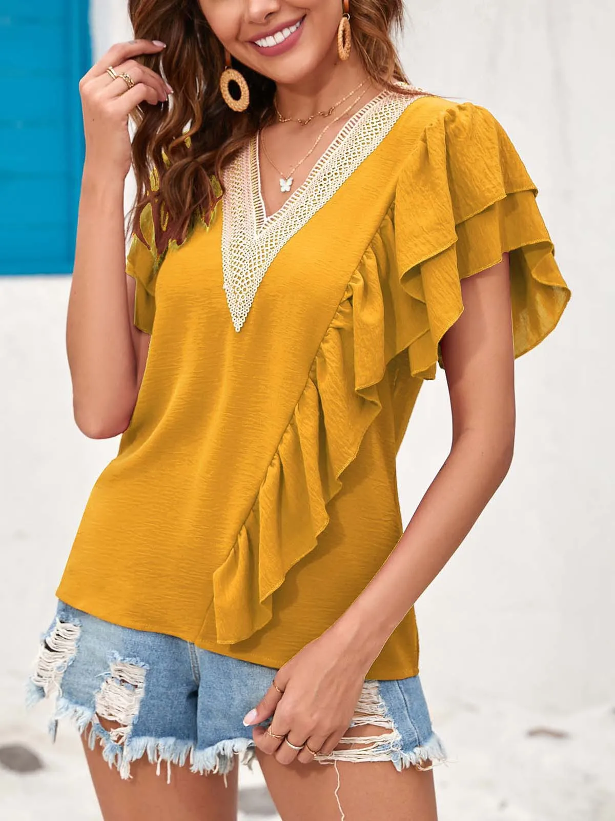 

Женская желтая рубашка, топ 2023, летняя однотонная блузка с оборками по краям в стиле пэчворк, женский кружевной пуловер с V-образным вырезом, блузы, женские рубашки
