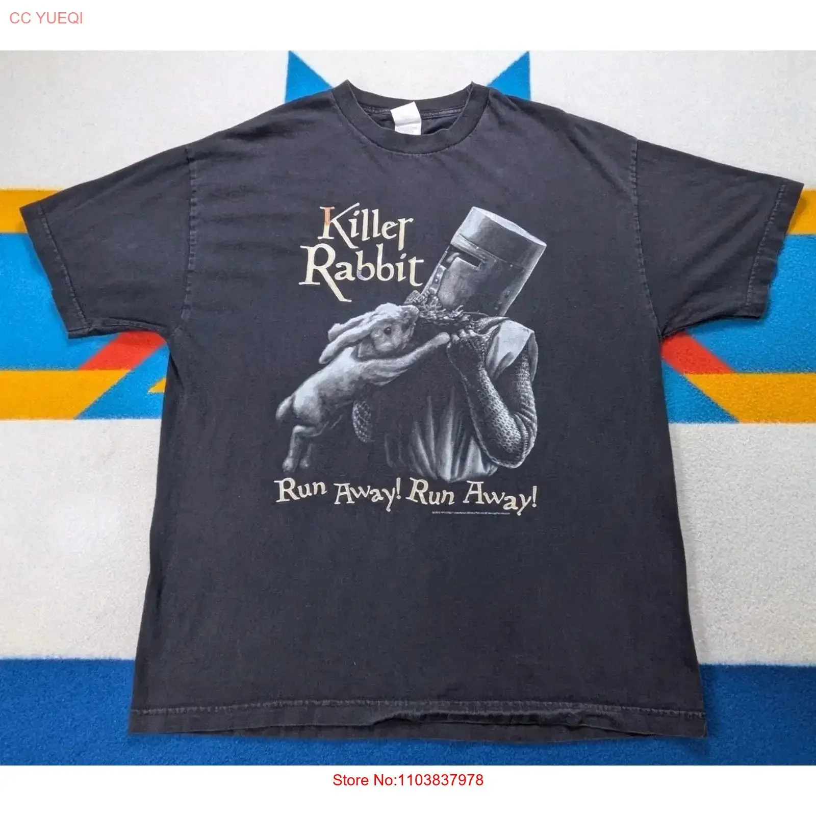 Фото Винтажная футболка Monty Python T Shirt Killer Rabbit Run Away 2005, забавная комедийная футболка XL, винтажная, с эффектом потертости, в стиле стритвир, с мягкой графической печатью №1
