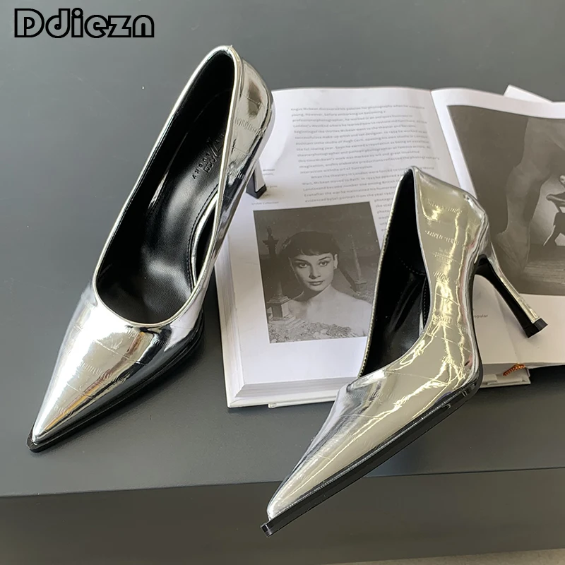 

Женские дизайнерские туфли-лодочки, женская обувь с острым носком на тонком высоком каблуке, новинка 2023, Модные женские сандалии, повседнев...